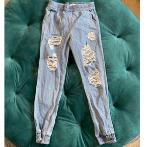 Ripped Light Denim Jeggings